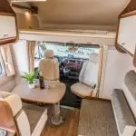1504527334-binnenaanzicht naar voren.2 F-type Friesland Campers