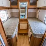 1504527380-slaapkamer F-type Friesland Campers